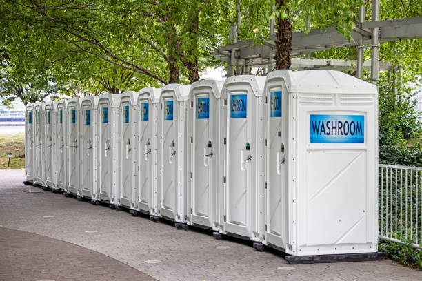 Best Luxury portable toilet rental  in Mapleton, ND